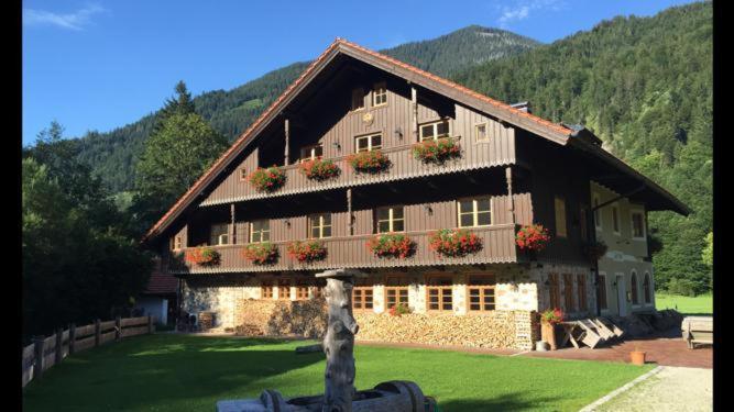 Ferienwohnungen Zipflwirt Bayrischzell Exterior foto